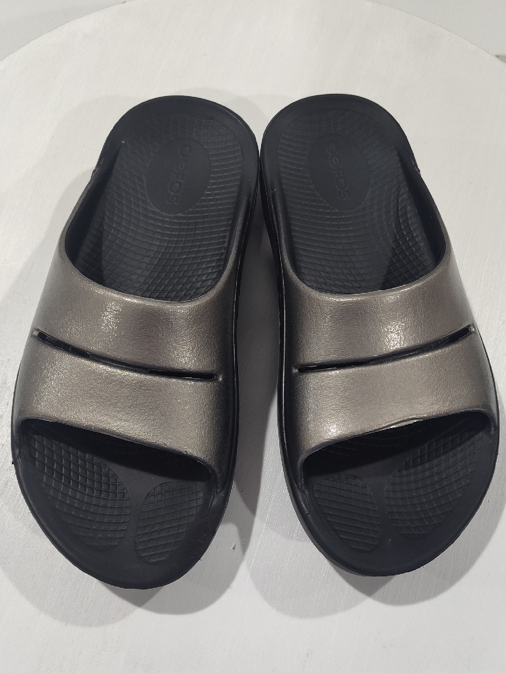 OOFOS OOahh Luxe Slide Sandals Unisex Size 37